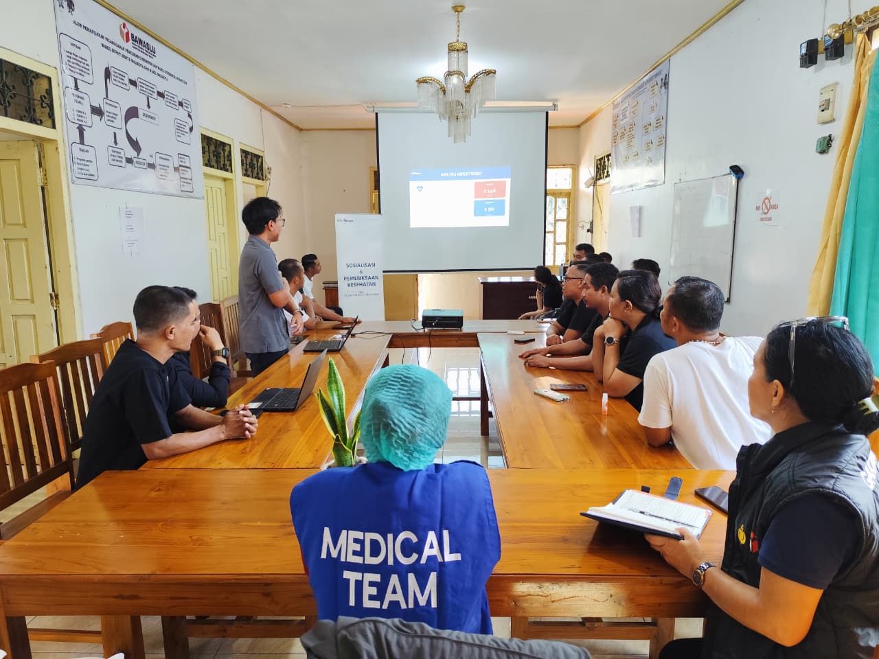 Bawaslu Manggarai Barat Terima Sosialisasi Kesehatan Dari RS Siloam Dalam Program Siloam Goes to Office